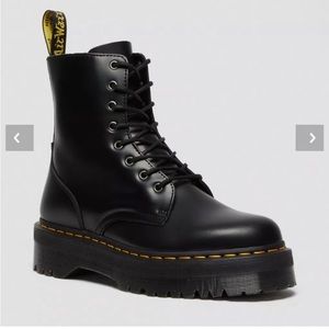 Dr. Martens Jadon leather platform